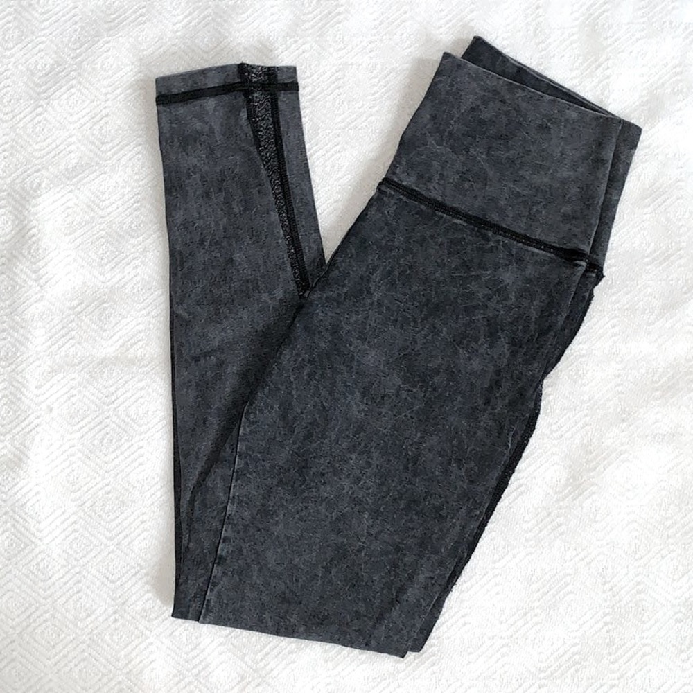 marbled leggings